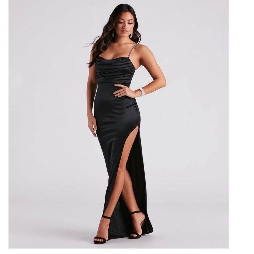 Windsor • Black Bailey Rhinestone Chain Strap Satin Formal Dress • Size S • NWT